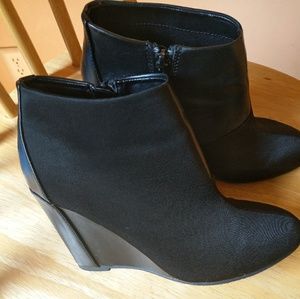 Charles David Wedge Booties
